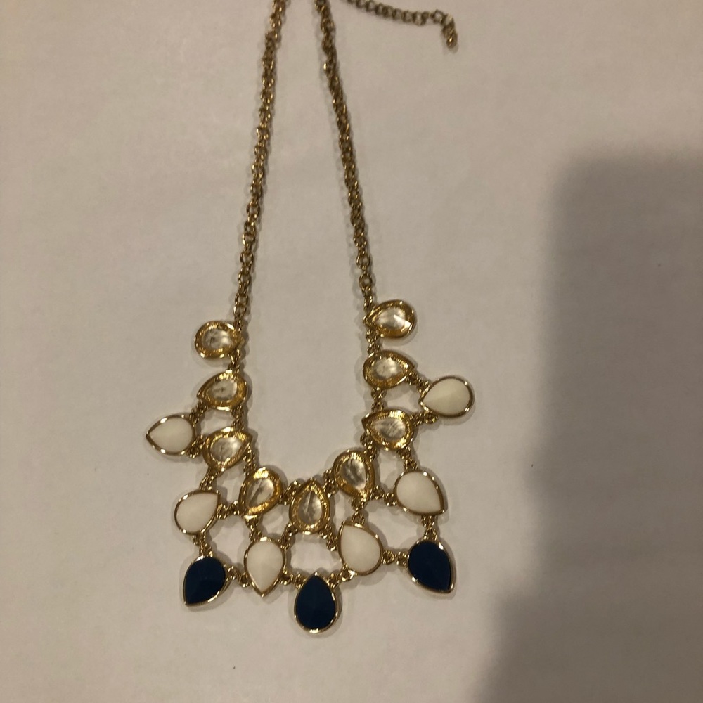 FRANCESCAS  necklace NWOT